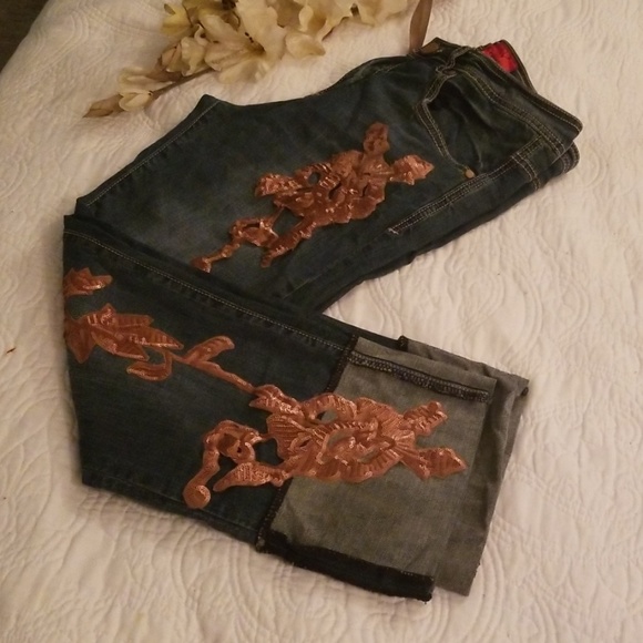 V Cristina size 10 cuffed jeans with applique bundle your order and save on ship - Picture 3 of 8